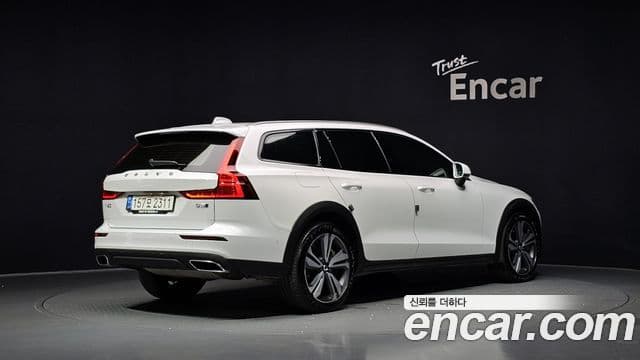 Volvo V60 Cross Country 2021 — Photo 33/33