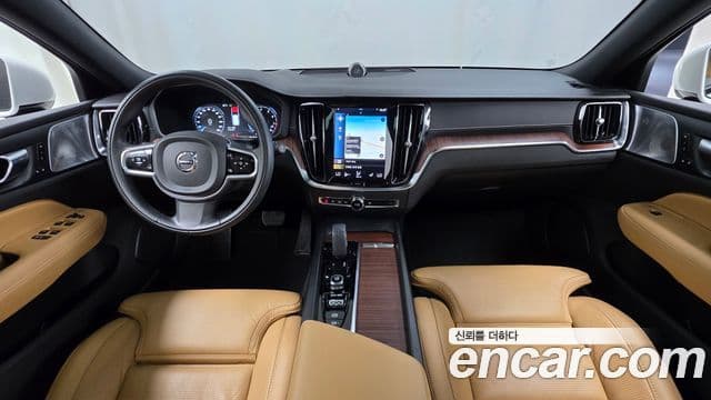 Volvo V60 Cross Country 2021 — Photo 12/33