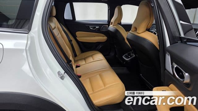 Volvo V60 Cross Country 2021 — Photo 22/33