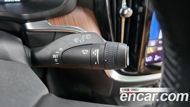 Volvo V60 Cross Country 2021 — Photo 17/33