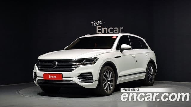 Volkswagen Touareg 2023 — Şəkil 31/32