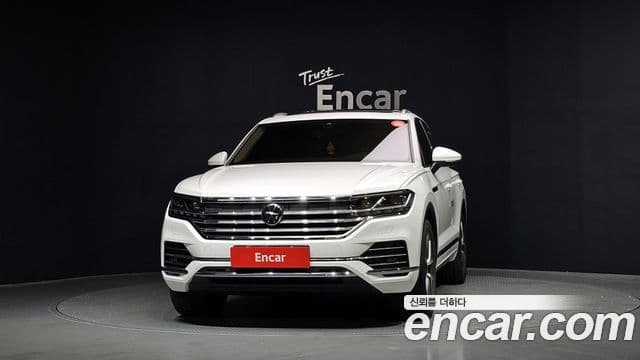 Volkswagen Touareg 2023 — Şəkil 15/32