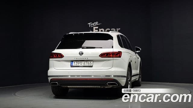 Volkswagen Touareg 2023 — Şəkil 22/32