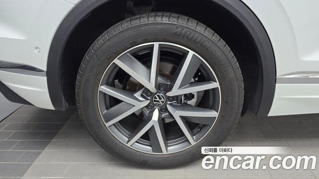 Volkswagen Touareg 2023 — Şəkil 6/32