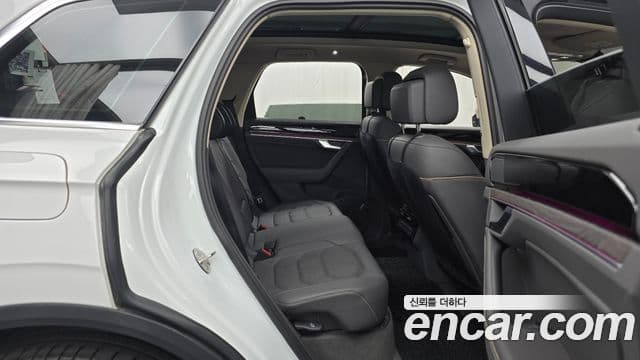 Volkswagen Touareg 2023 — Şəkil 32/32