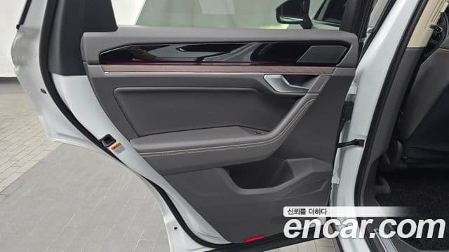 Volkswagen Touareg 2023 — Şəkil 4/32