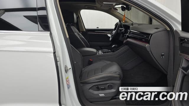 Volkswagen Touareg 2023 — Şəkil 10/32