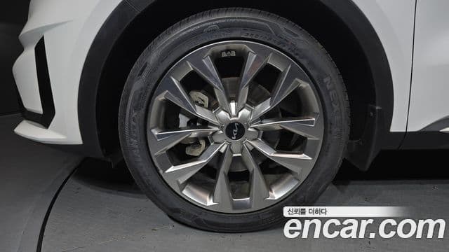 Kia Sorento 2023 — ფოტო 5/20