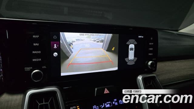 Kia Sorento 2023 — ფოტო 15/20