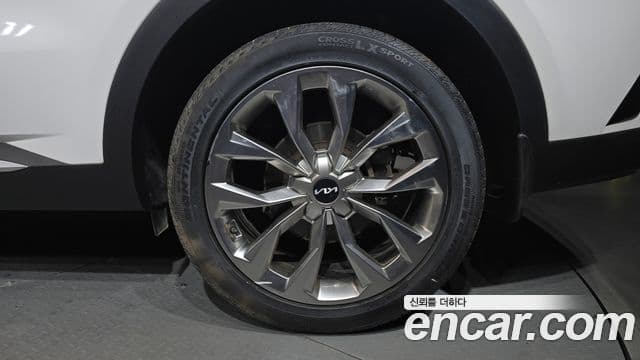 Kia Sorento 2023 — ფოტო 30/32