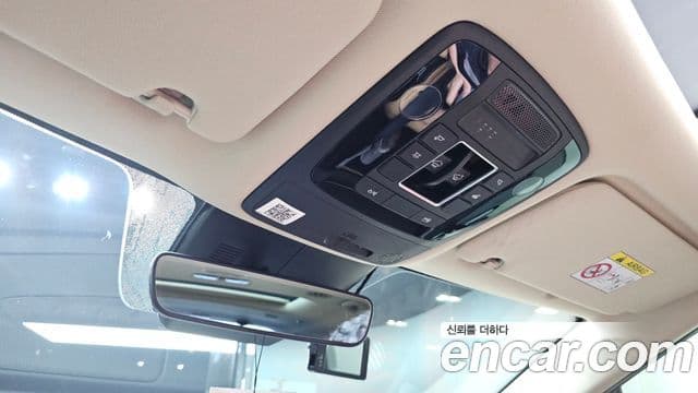 Kia Carnival 2021 — Şəkil 18/20