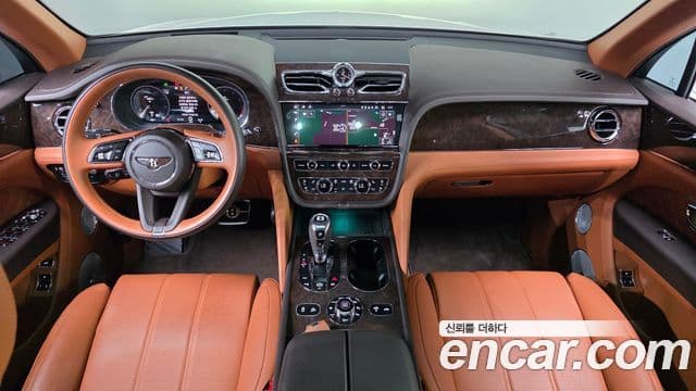 Bentley Bentayga 2022 — ფოტო 7/20