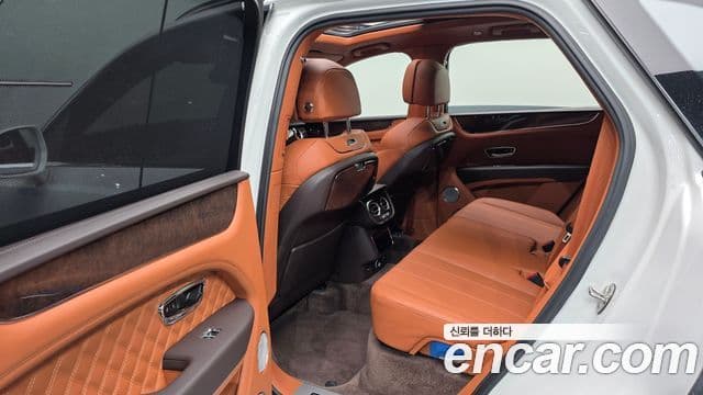 Bentley Bentayga 2022 — ფოტო 12/20