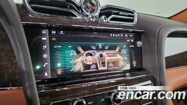 Bentley Bentayga 2022 — ფოტო 16/20