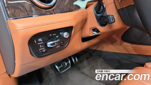 Bentley Bentayga 2022 — ფოტო 19/20