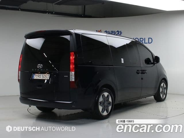 Hyundai Staria 2022 — Фото 1/20