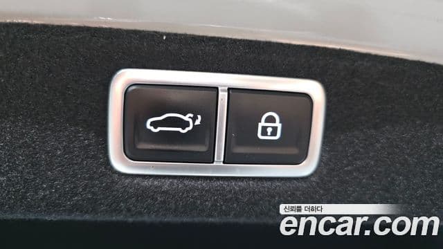 Hyundai Grandeur Hybrid 2023 — Photo 28/31