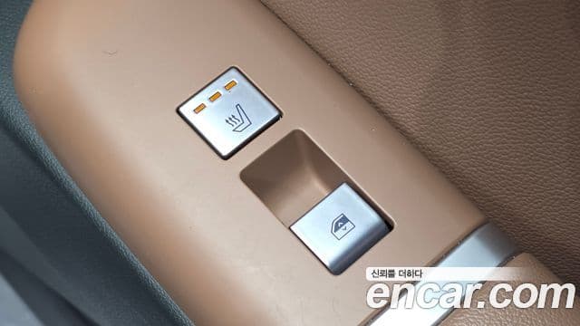 Hyundai Grandeur Hybrid 2023 — Photo 15/31