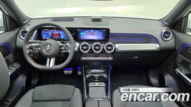 Mercedes-Benz EQB 2025 — Photo 3/17
