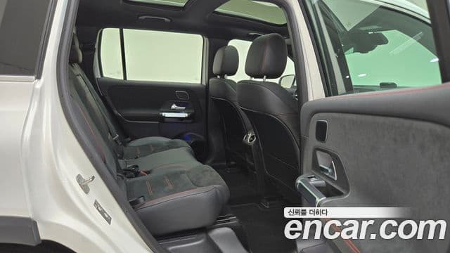 Mercedes-Benz EQB 2025 — Photo 13/17