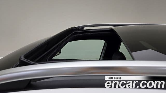 Mercedes-Benz EQB 2025 — Photo 9/17