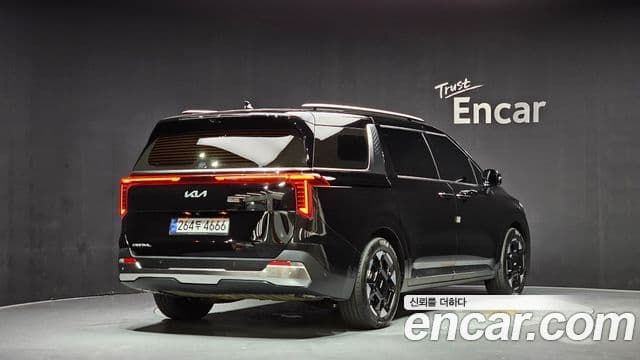 Kia Carnival 2024 — Şəkil 2/20