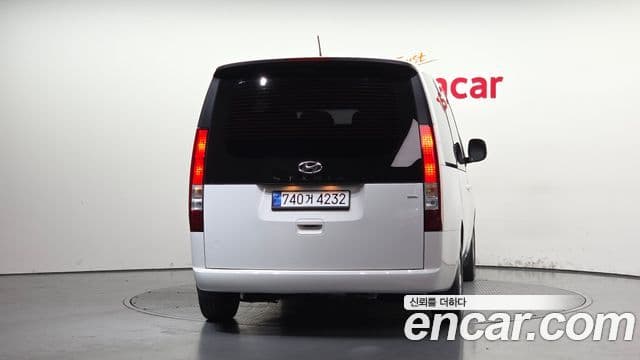 Hyundai Staria 2022 — Photo 18/31