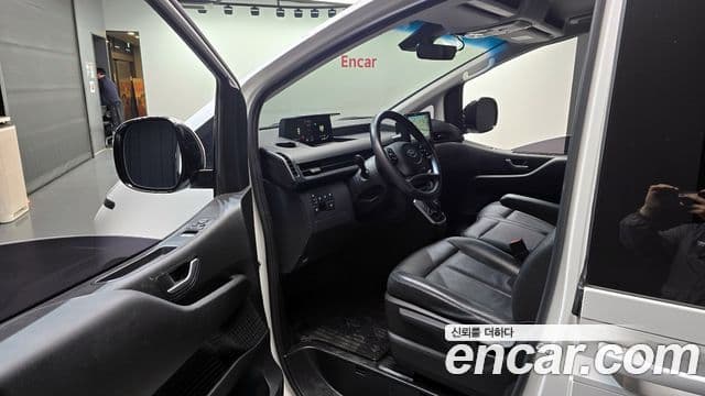 Hyundai Staria 2022 — Photo 17/31