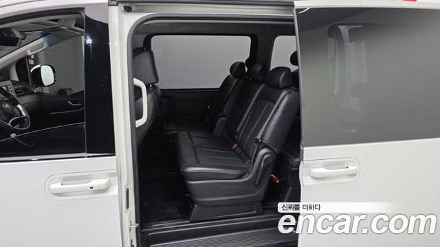 Hyundai Staria 2022 — Photo 5/31