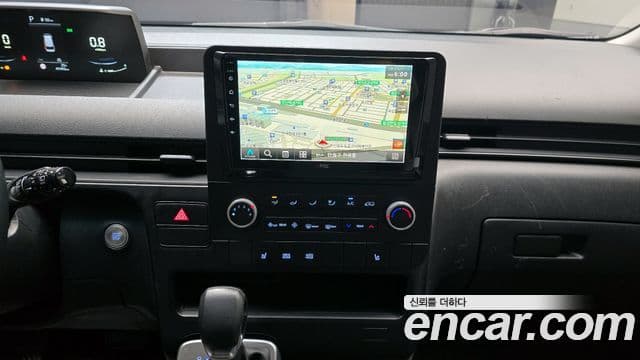 Hyundai Staria 2022 — Photo 16/31