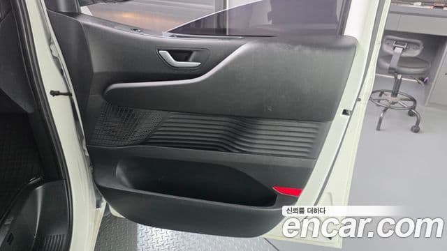 Hyundai Staria 2022 — Photo 31/31