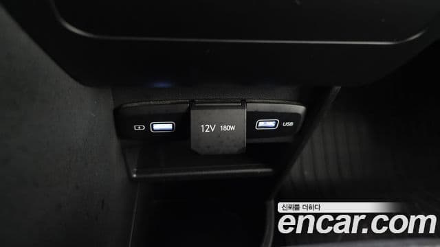 Hyundai Staria 2022 — Photo 25/31