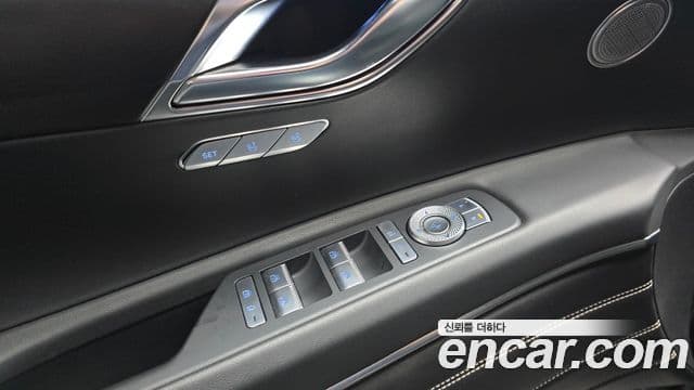 Genesis GV80 2021 — ფოტო 14/20