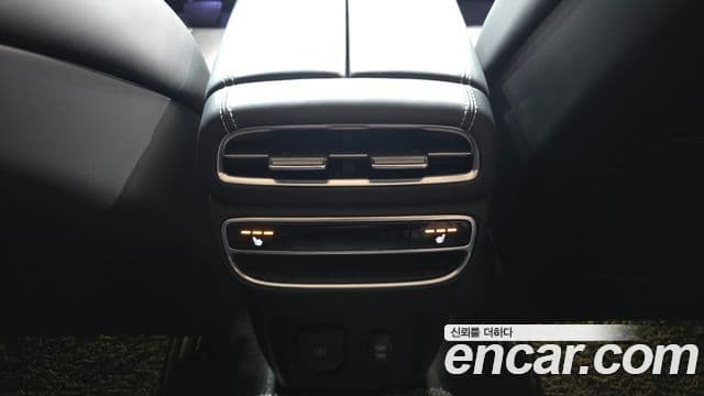 Genesis GV80 2021 — ფოტო 18/20