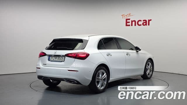 Mercedes-Benz A-Class 2024 — Фото 2/20