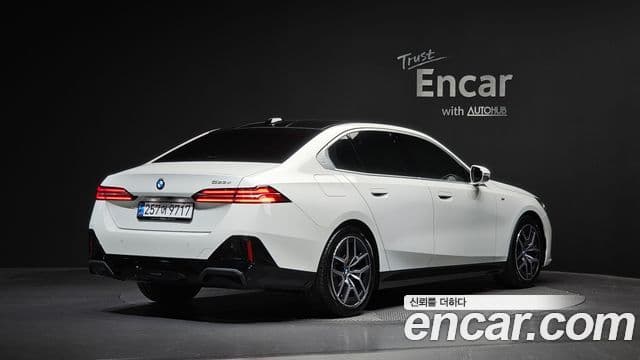 BMW 5 Series 2024 — Şəkil 2/20