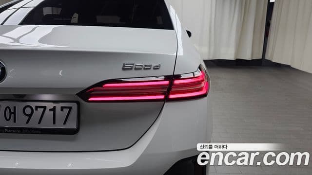 BMW 5 Series 2024 — Photo 17/32
