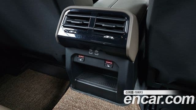 BMW 5 Series 2024 — Photo 13/32