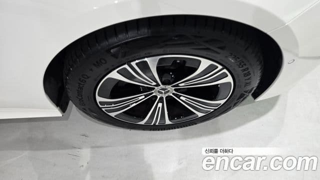 Mercedes-Benz E-Class 2025 — ფოტო 4/20