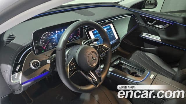 Mercedes-Benz E-Class 2025 — ფოტო 15/20