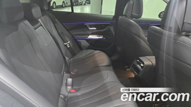 Mercedes-Benz E-Class 2025 — ფოტო 20/20