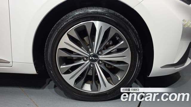 Kia K8 2021 — Şəkil 17/31