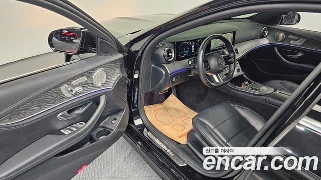 Mercedes-Benz E-Class 2022 — Фото 8/20