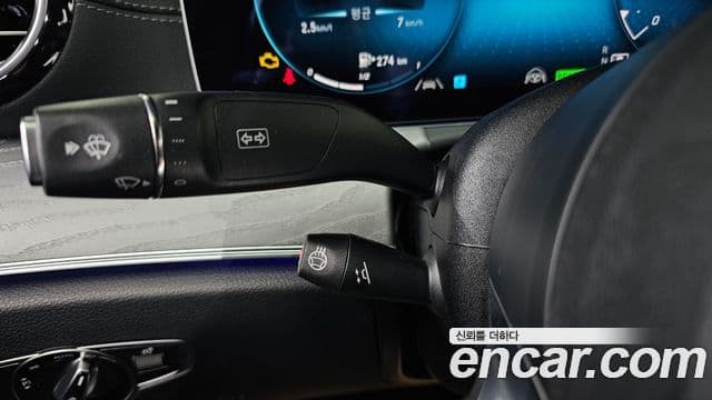 Mercedes-Benz E-Class 2022 — Photo 11/30