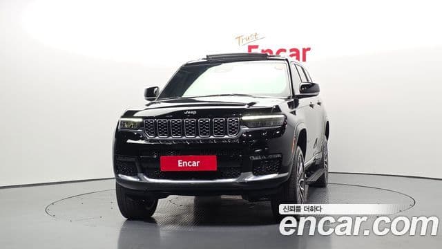 Jeep Grand Cherokee 2022 — Фото 3/20