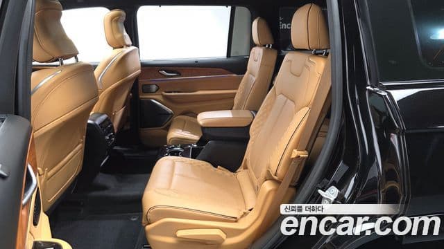 Jeep Grand Cherokee 2022 — Photo 7/33