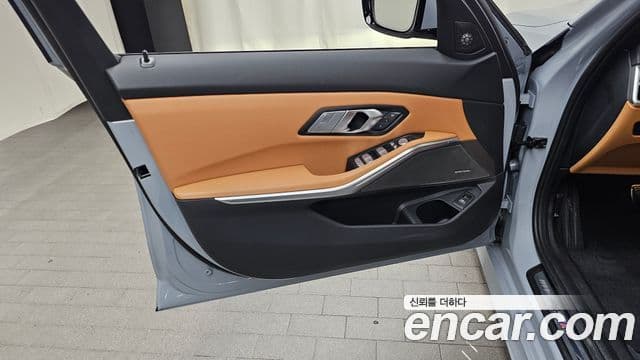 BMW 3 Series 2025 — ფოტო 30/31