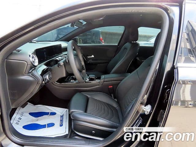 Mercedes-Benz A-Class 2020 — ფოტო 11/17