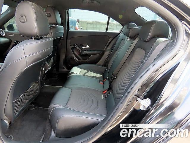 Mercedes-Benz A-Class 2020 — ფოტო 3/17
