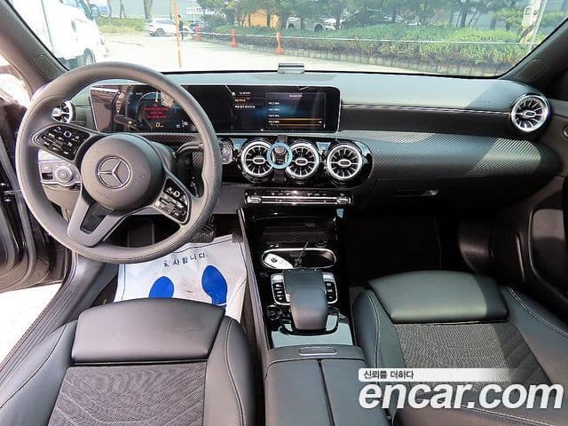 Mercedes-Benz A-Class 2020 — ფოტო 1/17